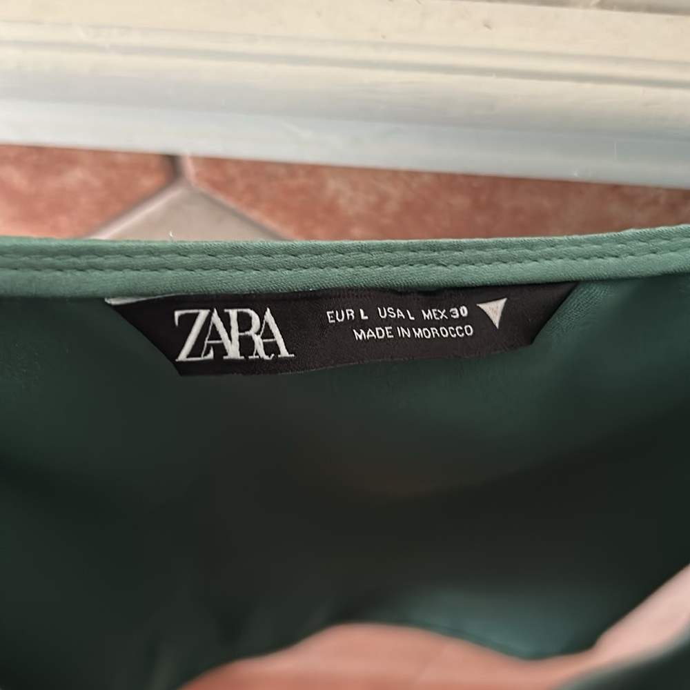 Satin green tie front shirt from Zara - Picture 2 of 3